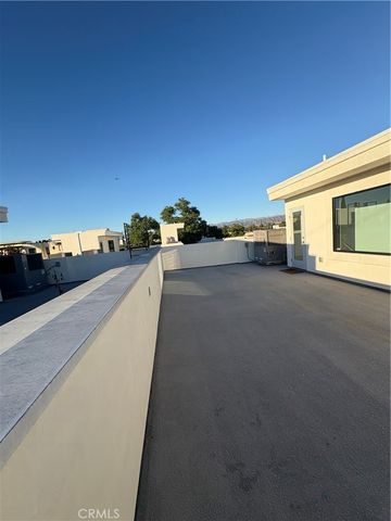 10612 W Kareen Court, North Hollywood, CA 91602