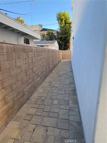 10612 W Kareen Court, North Hollywood, CA 91602