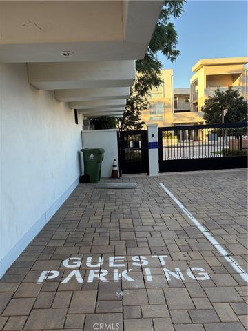 10612 W Kareen Court, North Hollywood, CA 91602