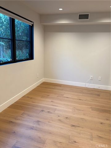 10612 W Kareen Court, North Hollywood, CA 91602