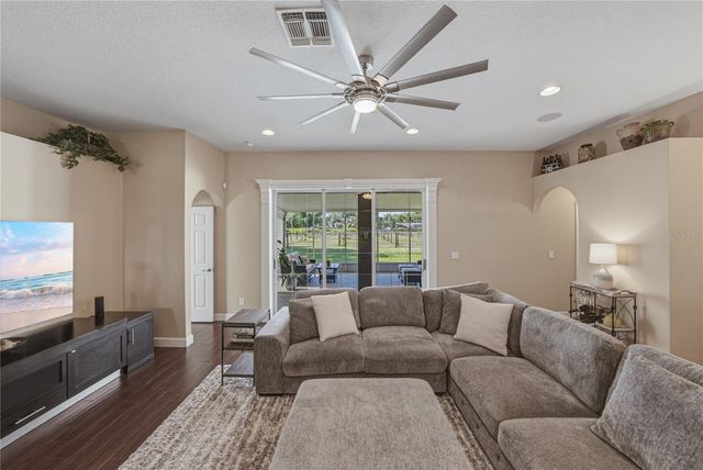 1035 LEGENDS PASS DRIVE, Valrico, FL 33594