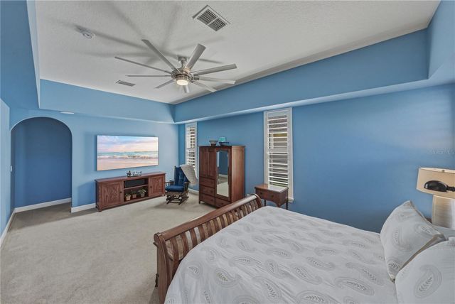 1035 LEGENDS PASS DRIVE, Valrico, FL 33594