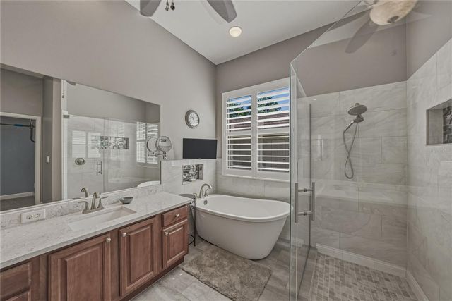 1035 LEGENDS PASS DRIVE, Valrico, FL 33594