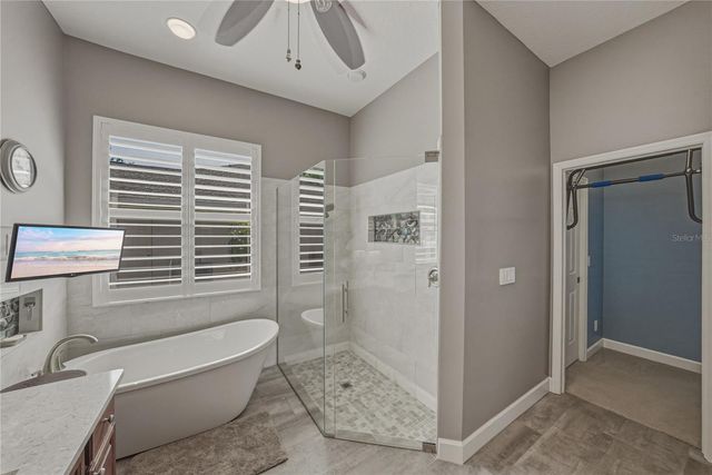 1035 LEGENDS PASS DRIVE, Valrico, FL 33594