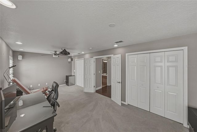 1035 LEGENDS PASS DRIVE, Valrico, FL 33594