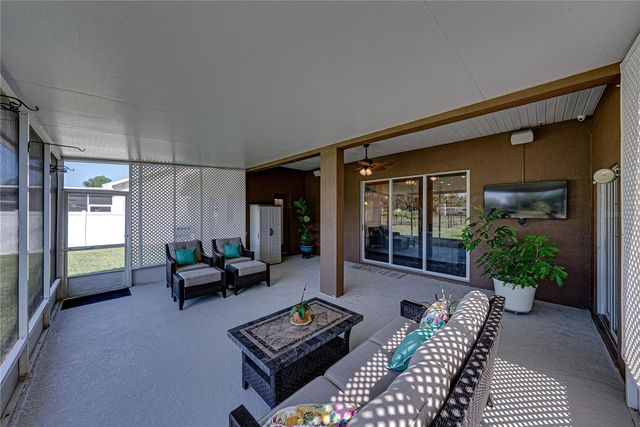 1035 LEGENDS PASS DRIVE, Valrico, FL 33594