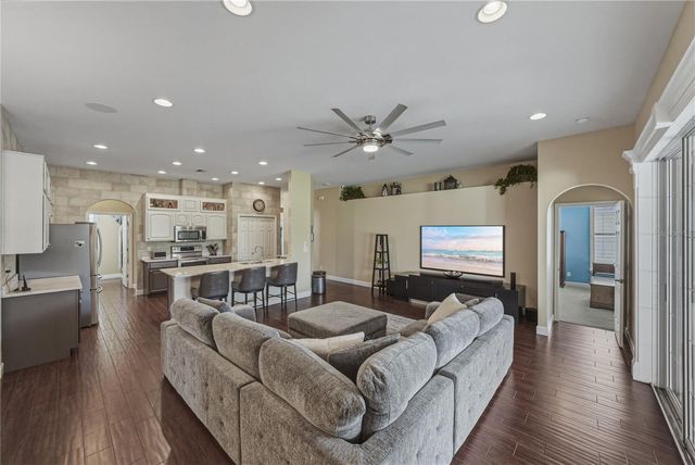 1035 LEGENDS PASS DRIVE, Valrico, FL 33594