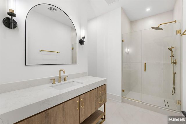 36 Hampshire Hill Road, Upper Saddle River, NJ 07458