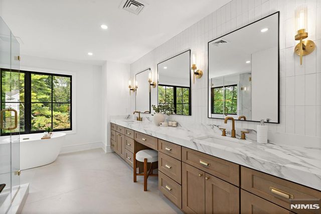 36 Hampshire Hill Road, Upper Saddle River, NJ 07458