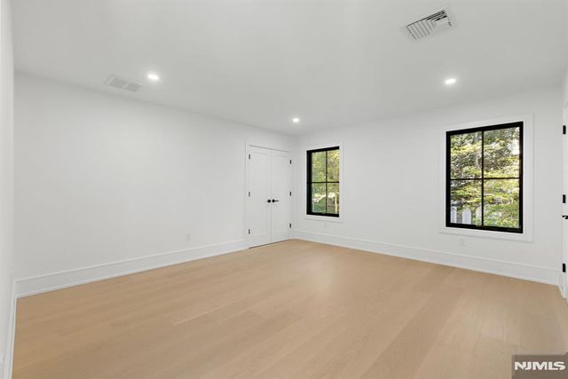 36 Hampshire Hill Road, Upper Saddle River, NJ 07458