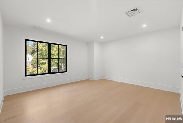 36 Hampshire Hill Road, Upper Saddle River, NJ 07458