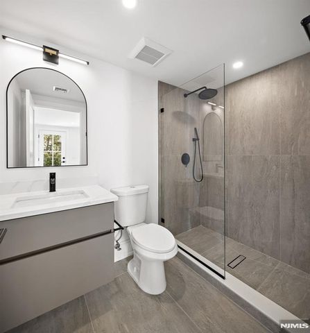 36 Hampshire Hill Road, Upper Saddle River, NJ 07458