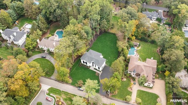 36 Hampshire Hill Road, Upper Saddle River, NJ 07458