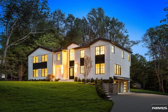 36 Hampshire Hill Road, Upper Saddle River, NJ 07458