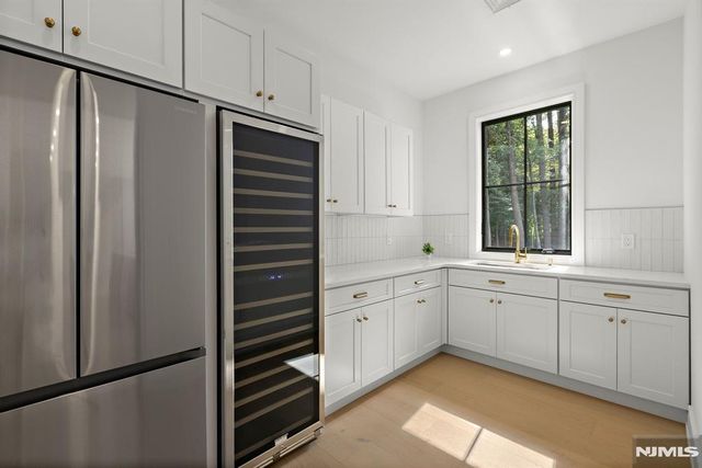 36 Hampshire Hill Road, Upper Saddle River, NJ 07458