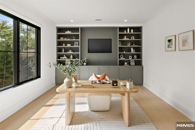 36 Hampshire Hill Road, Upper Saddle River, NJ 07458