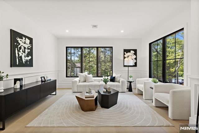 36 Hampshire Hill Road, Upper Saddle River, NJ 07458