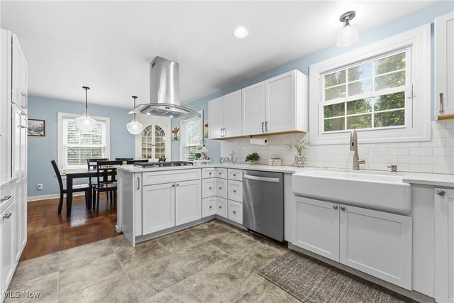 720 Knoll Street SE, North Canton, OH 44709