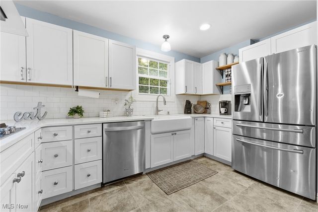 720 Knoll Street SE, North Canton, OH 44709