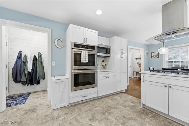 720 Knoll Street SE, North Canton, OH 44709