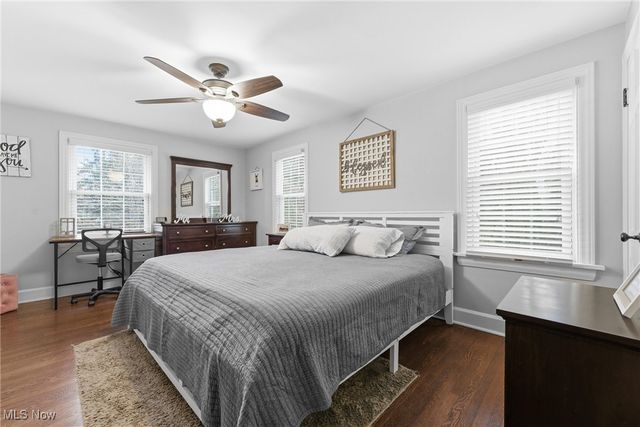 720 Knoll Street SE, North Canton, OH 44709