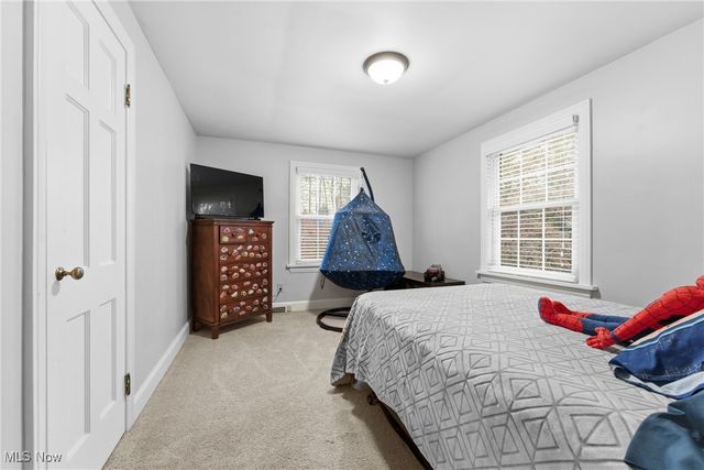 720 Knoll Street SE, North Canton, OH 44709