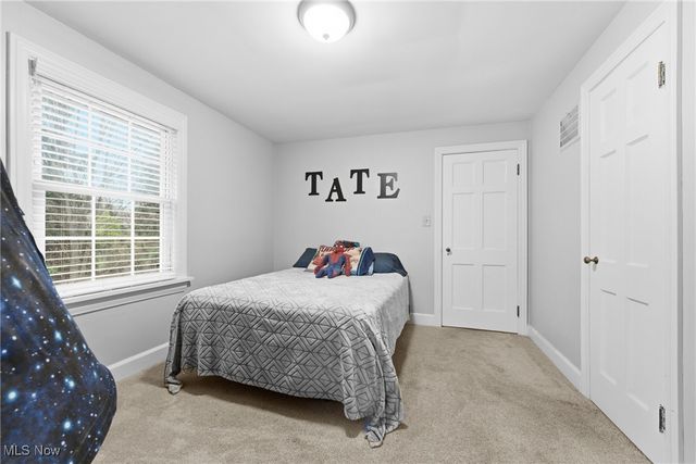 720 Knoll Street SE, North Canton, OH 44709