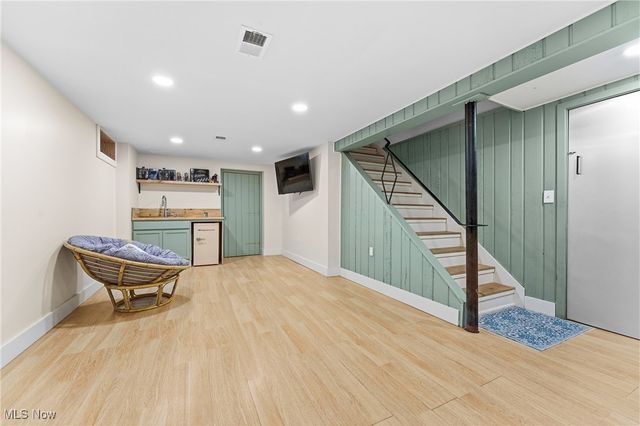 720 Knoll Street SE, North Canton, OH 44709