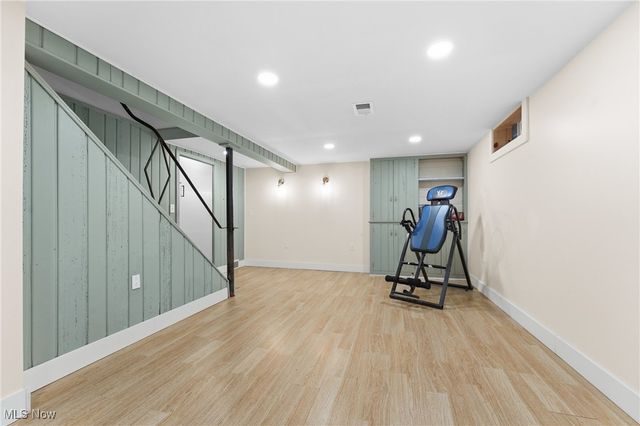 720 Knoll Street SE, North Canton, OH 44709