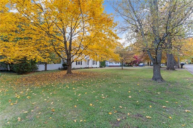 720 Knoll Street SE, North Canton, OH 44709