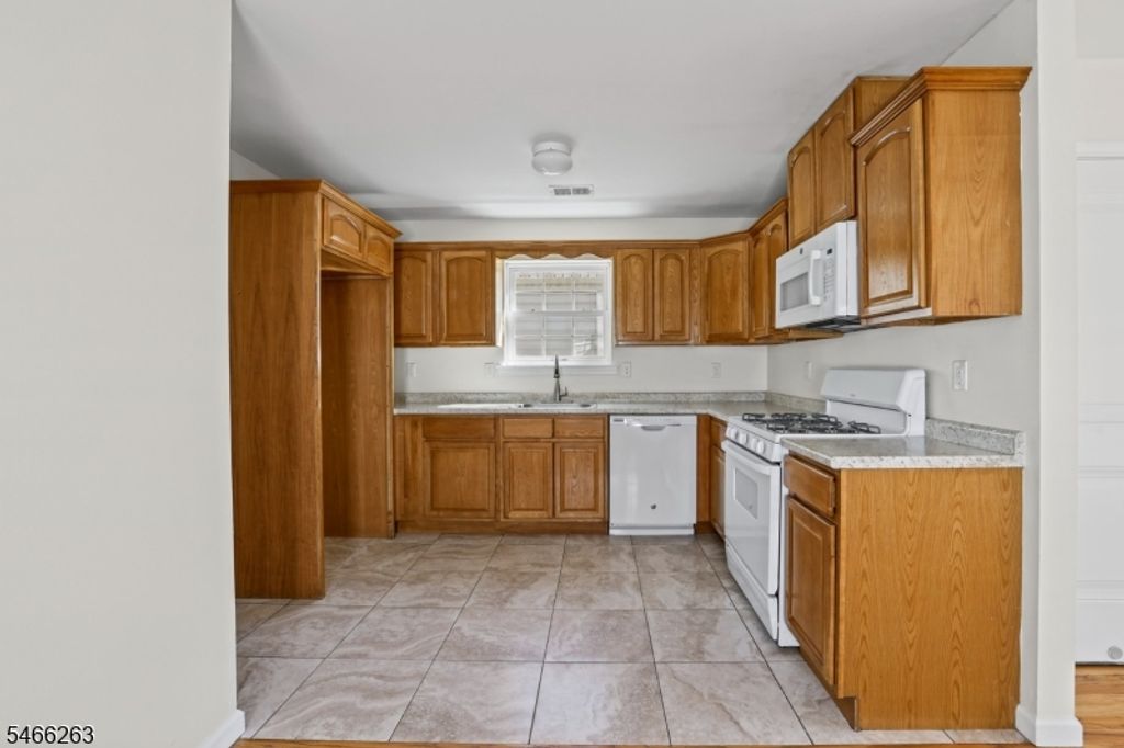 1063 William St, Elizabeth City, NJ 07201 — photo 5