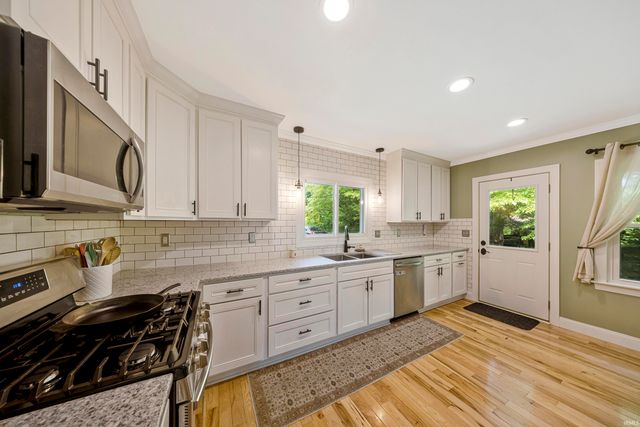 8811 Old State Road, Evansville, IN 47711