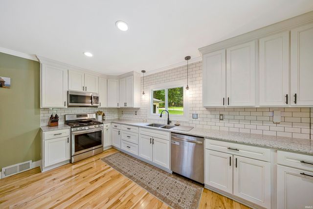 8811 Old State Road, Evansville, IN 47711