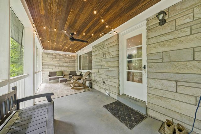 8811 Old State Road, Evansville, IN 47711
