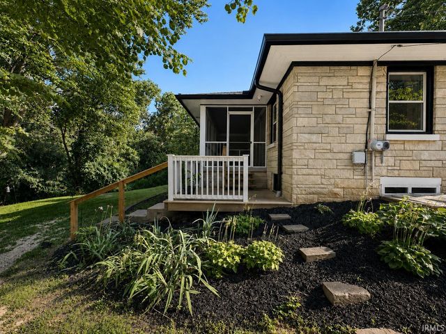 8811 Old State Road, Evansville, IN 47711