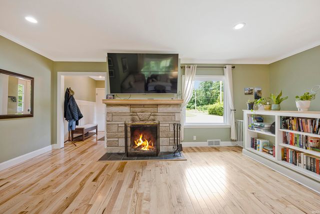 8811 Old State Road, Evansville, IN 47711