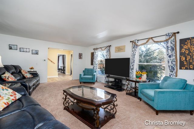 12740 Triple Oak Drive NE, Lowell, MI 49331