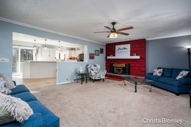 12740 Triple Oak Drive NE, Lowell, MI 49331