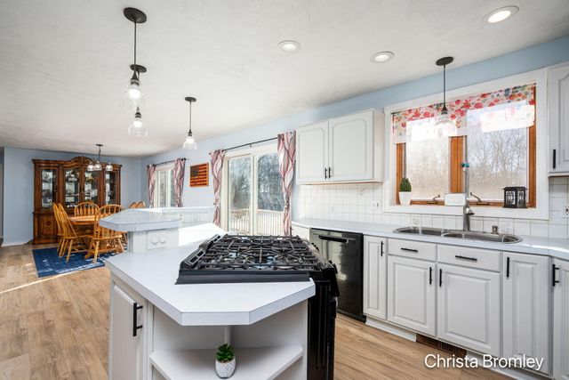 12740 Triple Oak Drive NE, Lowell, MI 49331