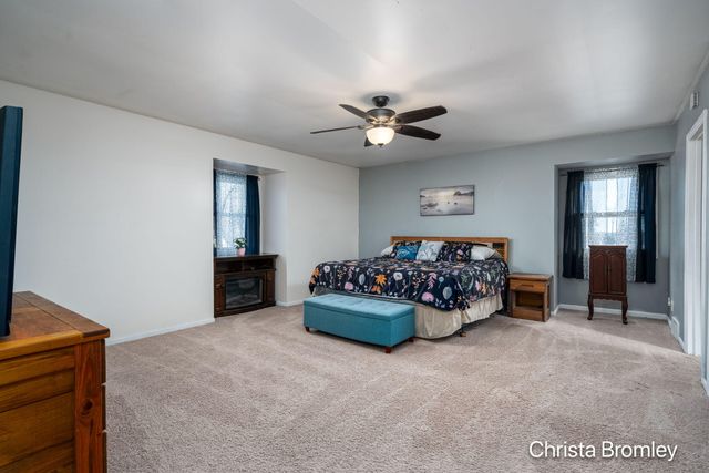 12740 Triple Oak Drive NE, Lowell, MI 49331