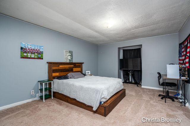 12740 Triple Oak Drive NE, Lowell, MI 49331