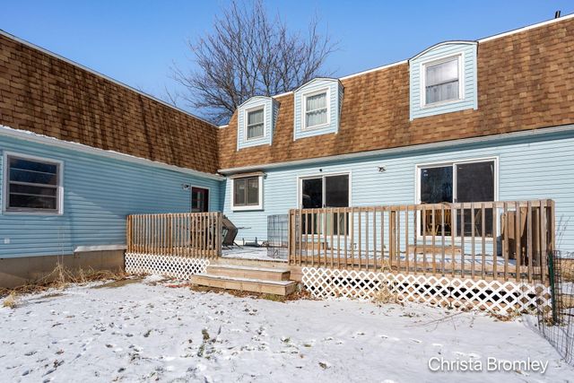 12740 Triple Oak Drive NE, Lowell, MI 49331