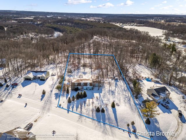 12740 Triple Oak Drive NE, Lowell, MI 49331