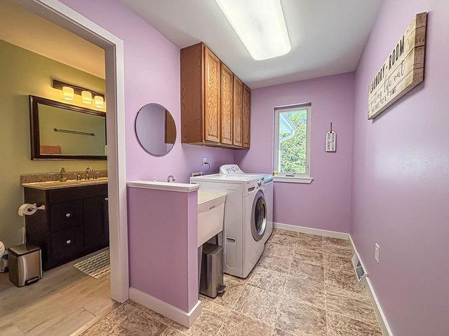 S50W30750 Walnut STREET, Mukwonago, WI 53149