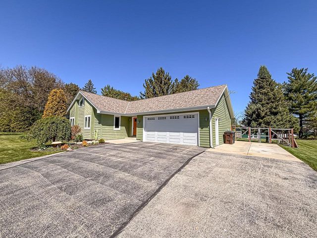 S50W30750 Walnut STREET, Mukwonago, WI 53149