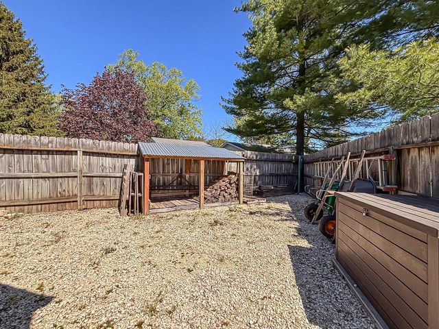S50W30750 Walnut STREET, Mukwonago, WI 53149