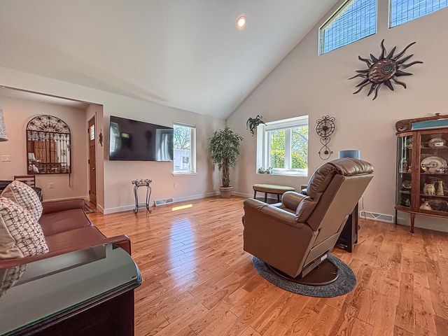S50W30750 Walnut STREET, Mukwonago, WI 53149