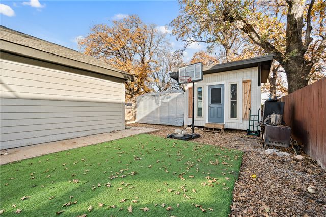 4404 Newman Drive, Haltom City, TX 76117