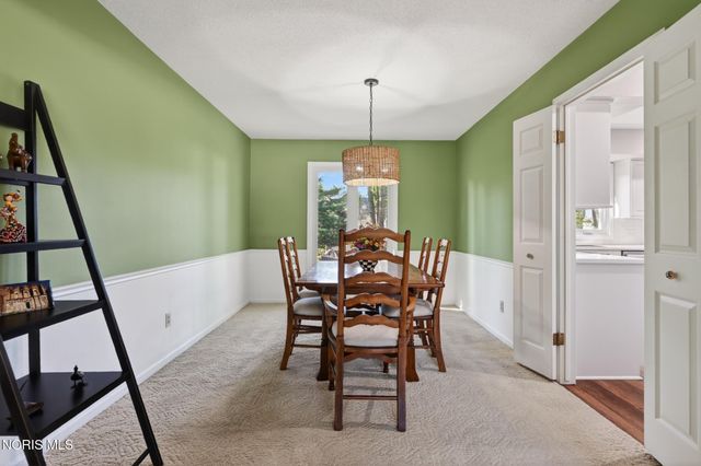 7111 Williamsburg Drive, Sylvania, OH 43560