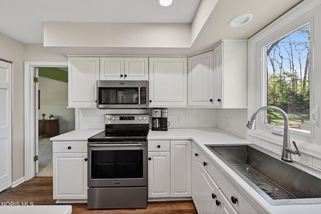 7111 Williamsburg Drive, Sylvania, OH 43560